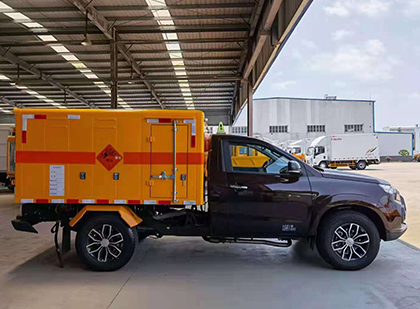蒋湖农场爆破器材运输车