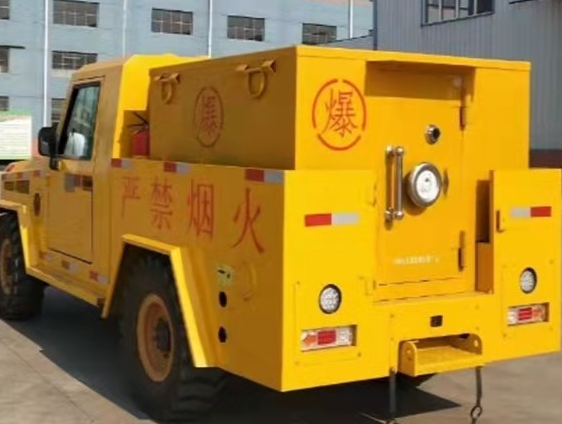 蒋湖农场凯龙爆破器材运输车：保障爆破任务的安全运行