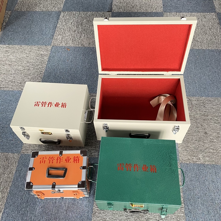 蒋湖农场爆破工程作业箱如何选择？玻璃钢与传统材质的全面对比